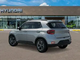 Hyundai VENUE 2026 SEL 4dr Crossover con techo de dos tonos
