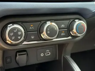Nissan Versa 2025 SV 4dr Sedan