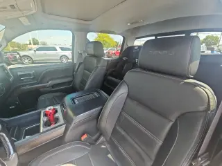 GMC Sierra 1500 2017 4x4 Denali 4dr Crew Cab 6.5 ft. SB