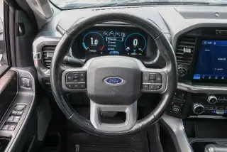 Ford F-150 2022 4x4 Lariat 4p SuperCab 5.5 ft. ST