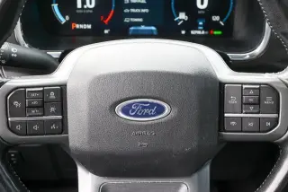 Ford F-150 2022 4x4 Lariat 4p SuperCab 5.5 ft. ST