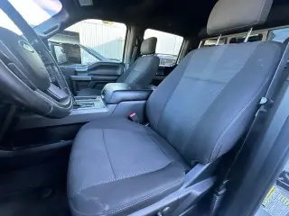 Ford F-150 2017 4x2 XLT 4dr SuperCrew con cabina de 5.5 metros de longitud.