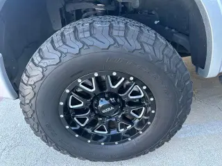 Ford F-150 2017 4x2 XLT 4dr SuperCrew con cabina de 5.5 metros de longitud.