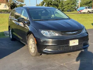 Chrysler Pacifica 2017 Touring Minivan 4dr
