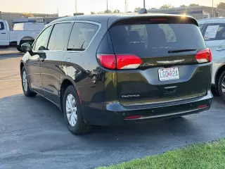 Chrysler Pacifica 2017 Touring Minivan 4dr