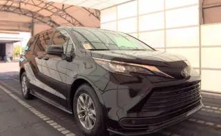 Toyota Sienna 2025 LE 8-Pasajeros 4dr Minivan