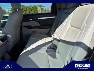 Toyota Highlander 2019 con tracción en las cuatro ruedas XLE 4dr SUV