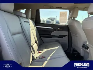 Toyota Highlander 2019 con tracción en las cuatro ruedas XLE 4dr SUV