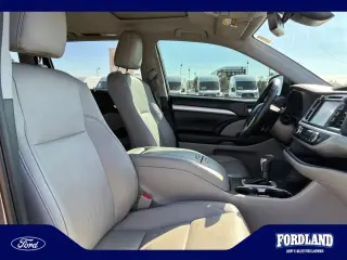 Toyota Highlander 2019 con tracción en las cuatro ruedas XLE 4dr SUV