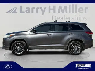 Toyota Highlander 2019 con tracción en las cuatro ruedas XLE 4dr SUV