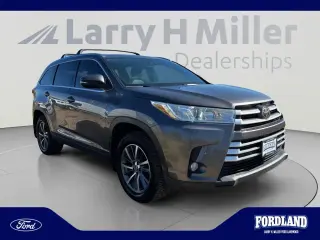 Toyota Highlander 2019 con tracción en las cuatro ruedas XLE 4dr SUV