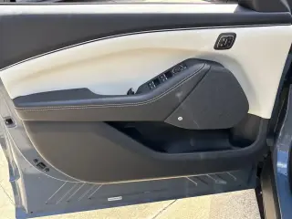 Ford Mustang Mach-E 2023 Premium SUV de 4 puertas