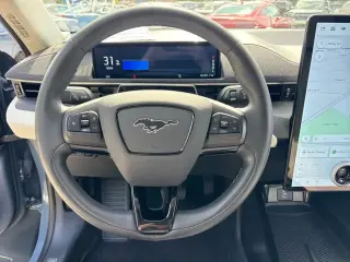 Ford Mustang Mach-E 2023 Premium SUV de 4 puertas