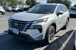 Nissan Rogue 2025 4x4 SV 4p Crossover