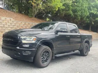 Ram 1500 2019 4x2 Laramie 4p Cab Camioneta de 5.6 ft. SB