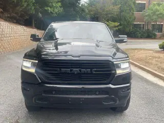 Ram 1500 2019 4x2 Laramie 4p Cab Camioneta de 5.6 ft. SB