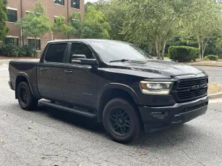 Ram 1500 2019 4x2 Laramie 4p Cab Camioneta de 5.6 ft. SB