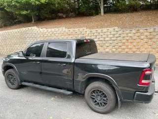 Ram 1500 2019 4x2 Laramie 4p Cab Camioneta de 5.6 ft. SB