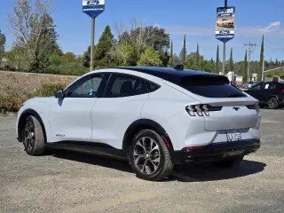 Ford Mustang Mach-E 2023 Premium 4dr SUV