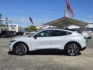 Ford Mustang Mach-E 2023 Premium 4dr SUV