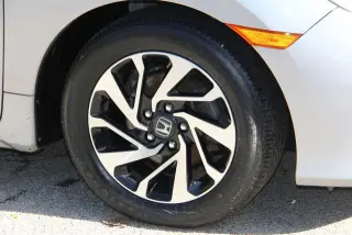 Honda Civic 2018 LX 4dr Sedan CVT