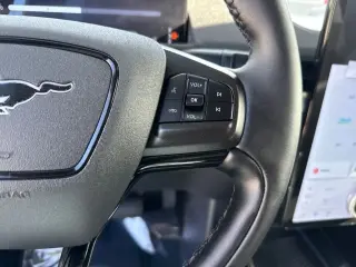 Ford Mustang Mach-E 2025 AWD Select 4dr SUV