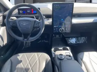 Ford Mustang Mach-E 2023 Select 4p SUV