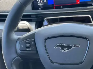 Ford Mustang Mach-E 2023 Select 4p SUV