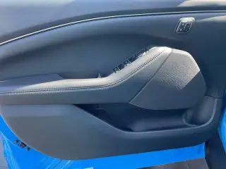 Ford Mustang Mach-E 2023 Select 4p SUV