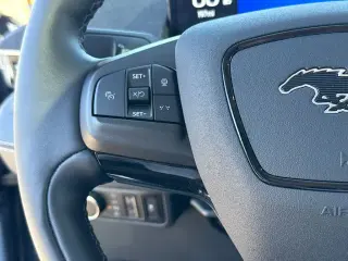 Ford Mustang Mach-E 2023 Premium 4dr SUV