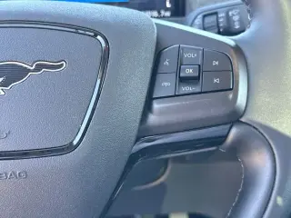 Ford Mustang Mach-E 2023 Premium 4dr SUV
