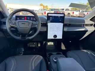 Ford Mustang Mach-E 2023 Premium 4dr SUV