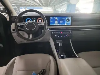 Hyundai TUCSON 2025 SE 4p SUV