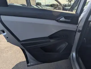 Volkswagen Taos 2022 SE 4p SUV