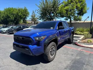 Toyota Tacoma 2024 4x4 SR5 4p Doble Cab 5.0 ft SB