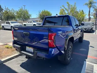 Toyota Tacoma 2024 4x4 SR5 4p Doble Cab 5.0 ft SB
