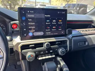 Toyota Tacoma 2024 4x4 SR5 4p Doble Cab 5.0 ft SB