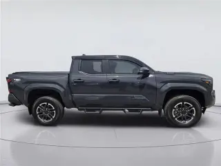 Toyota Tacoma 2025 4x4 TRD Sport HV 4p Doble Cabina 5.0 pies SB