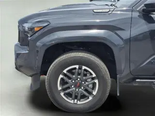 Toyota Tacoma 2025 4x4 TRD Sport HV 4p Doble Cabina 5.0 pies SB