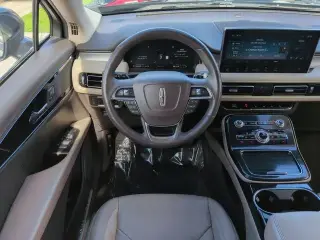 Lincoln Nautilus 2022 Estándar 4p SUV