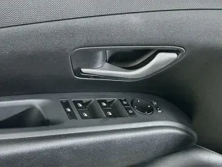 Hyundai TUCSON 2025 SE 4p SUV