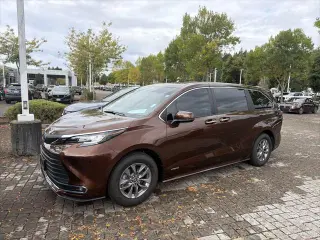 Toyota Sienna 2021 AWD XLE 7-Pasajeros 4dr Mini-Van