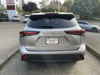 Toyota Highlander 2024 AWD LE 4dr SUV