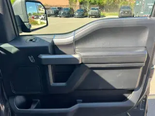 Ford F-150 2017 4x4 XLT 4dr SuperCrew 5.5 ft. SB