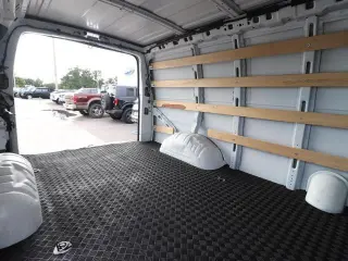 GMC Savana 2025 2500 3dr Camioneta de Carga