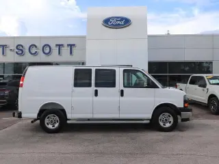GMC Savana 2025 2500 3dr Camioneta de Carga