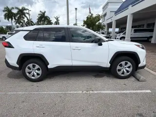 Toyota RAV4 2025 LE 4dr SUV