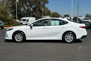 Toyota Camry 2025 AWD LE 4dr Sedán