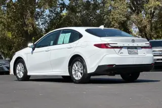 Toyota Camry 2025 AWD LE 4dr Sedán