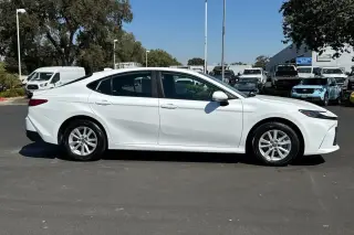 Toyota Camry 2025 AWD LE 4dr Sedán